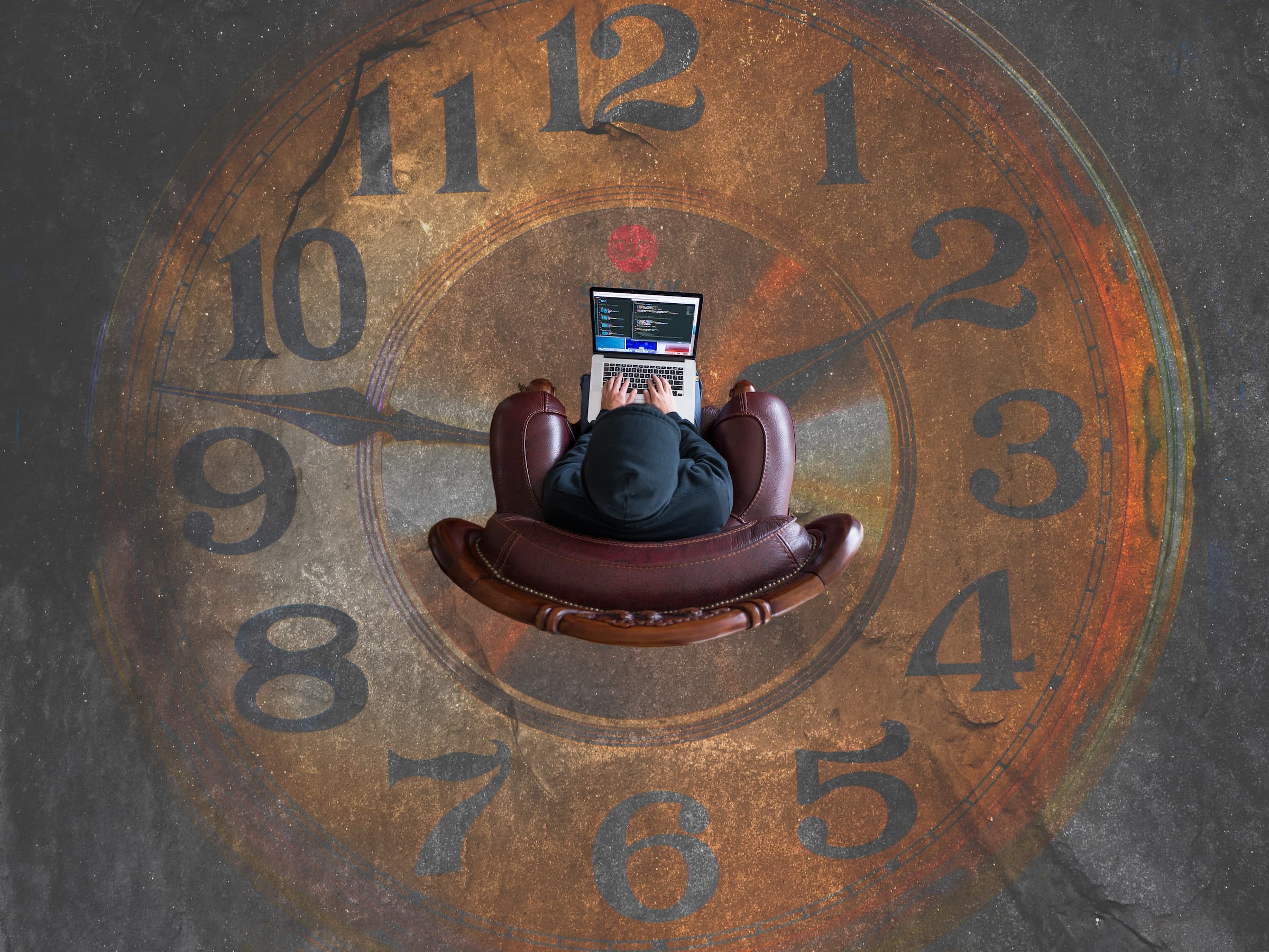 Brown analog clock — Photo by Kevin Ku